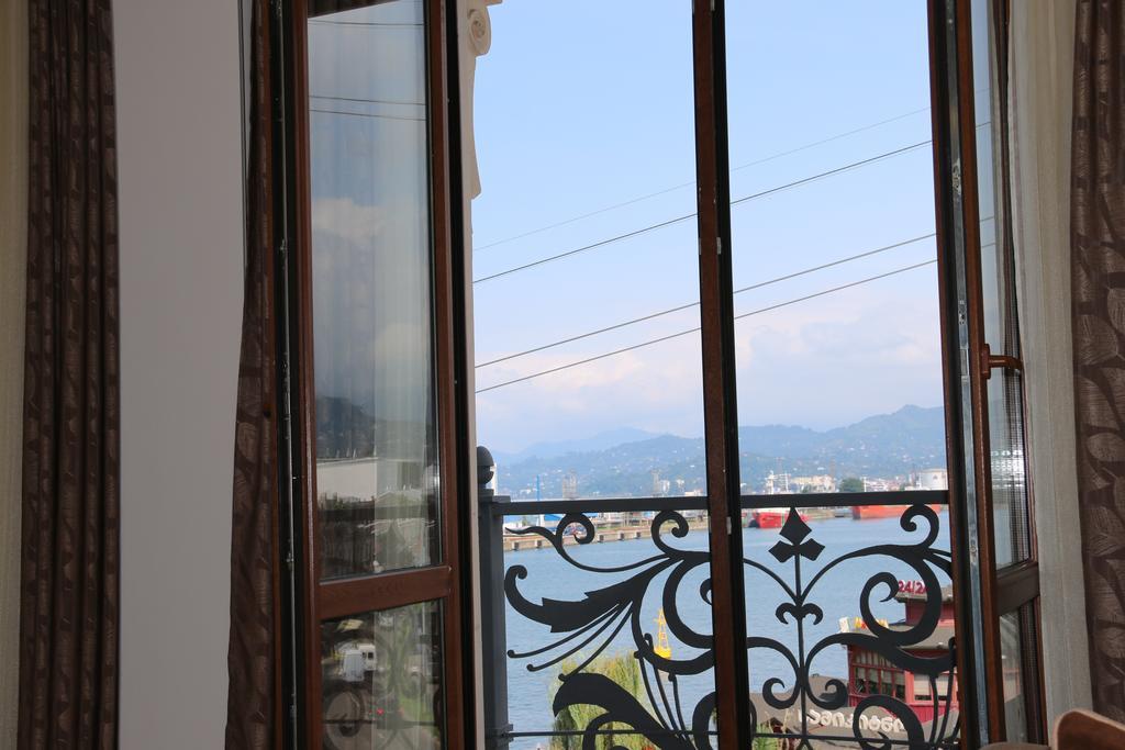 Odisea Apart Hotel Batumi Exteriör bild
