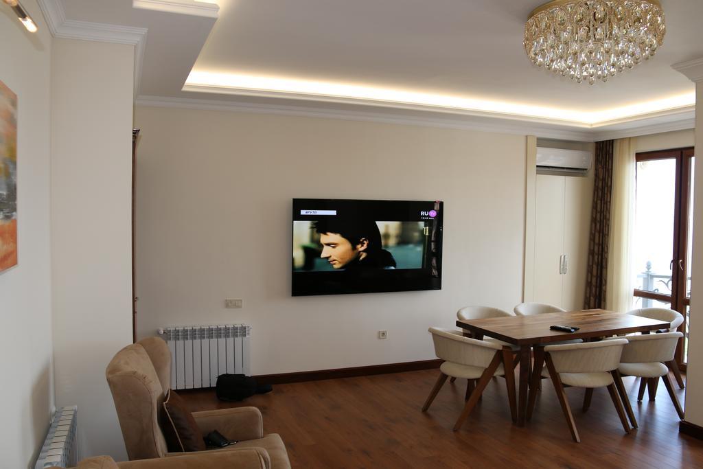 Odisea Apart Hotel Batumi Exteriör bild