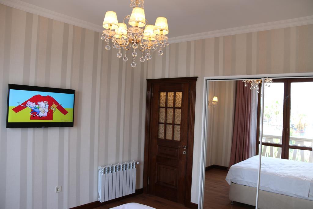 Odisea Apart Hotel Batumi Exteriör bild