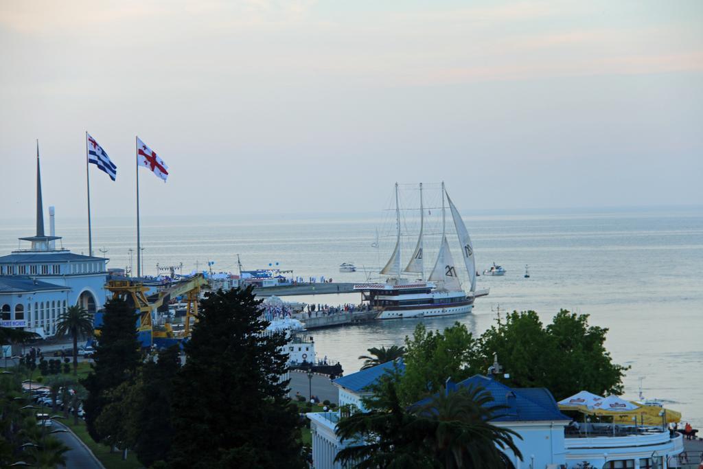 Odisea Apart Hotel Batumi Exteriör bild
