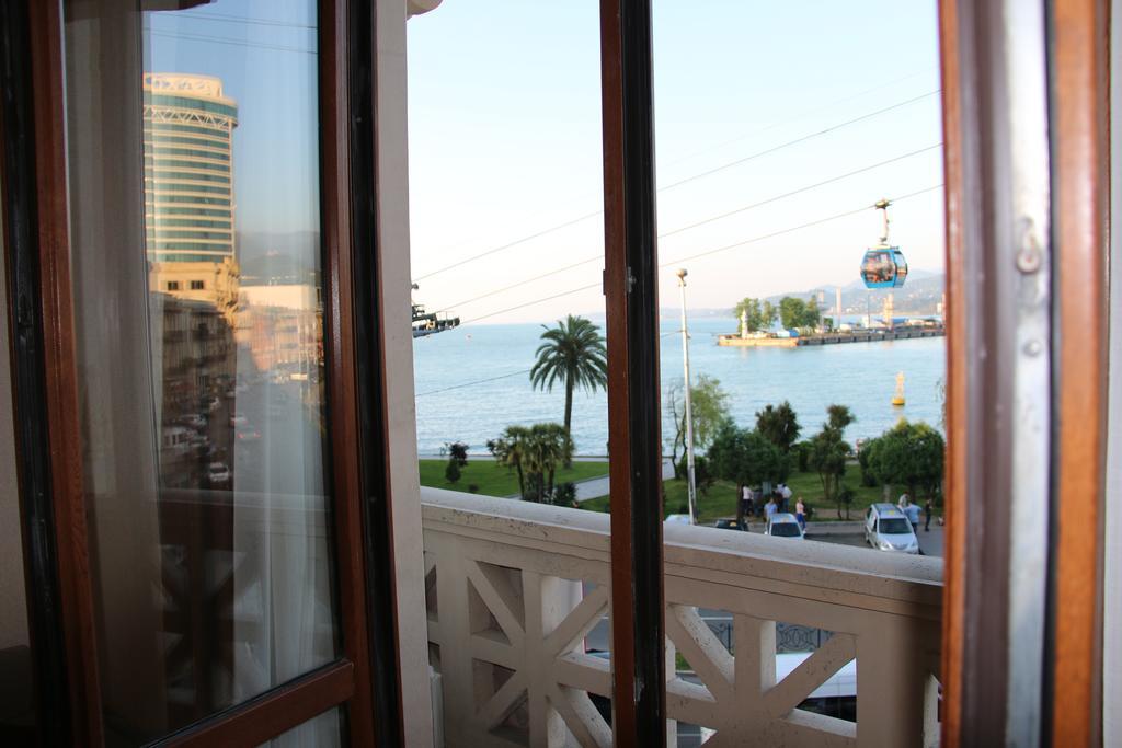 Odisea Apart Hotel Batumi Exteriör bild
