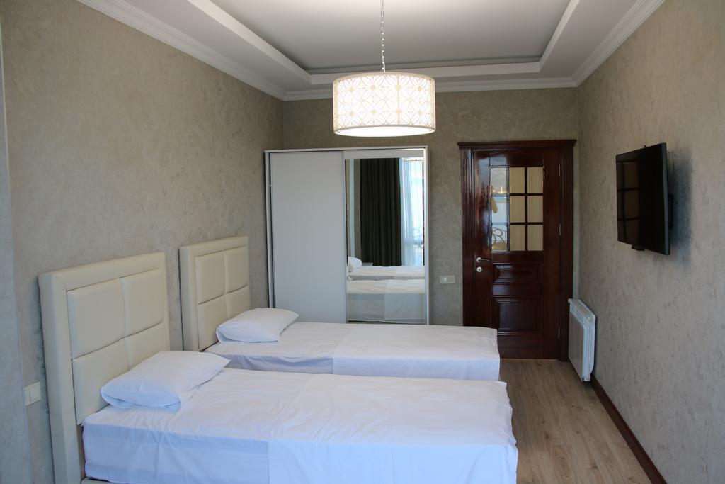 Odisea Apart Hotel Batumi Exteriör bild