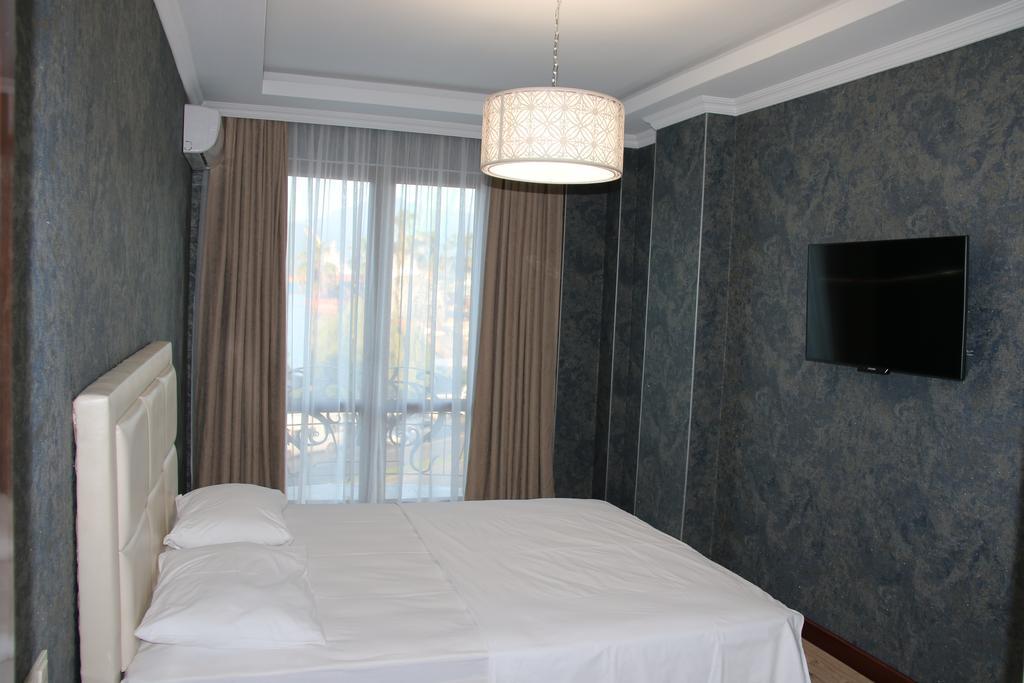 Odisea Apart Hotel Batumi Exteriör bild