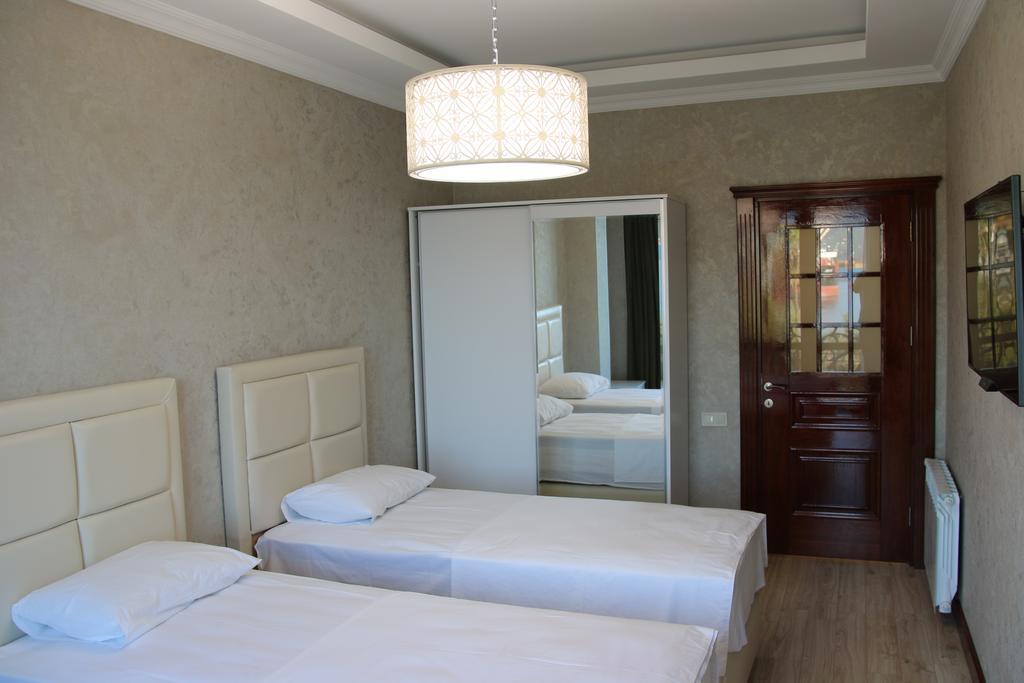 Odisea Apart Hotel Batumi Exteriör bild