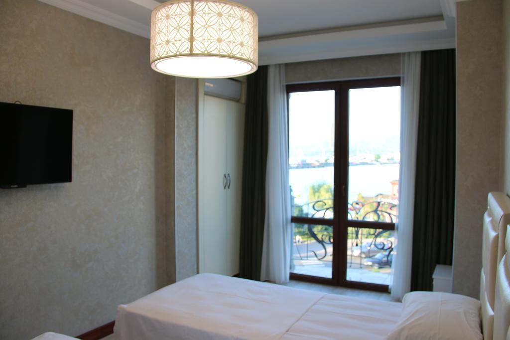 Odisea Apart Hotel Batumi Exteriör bild