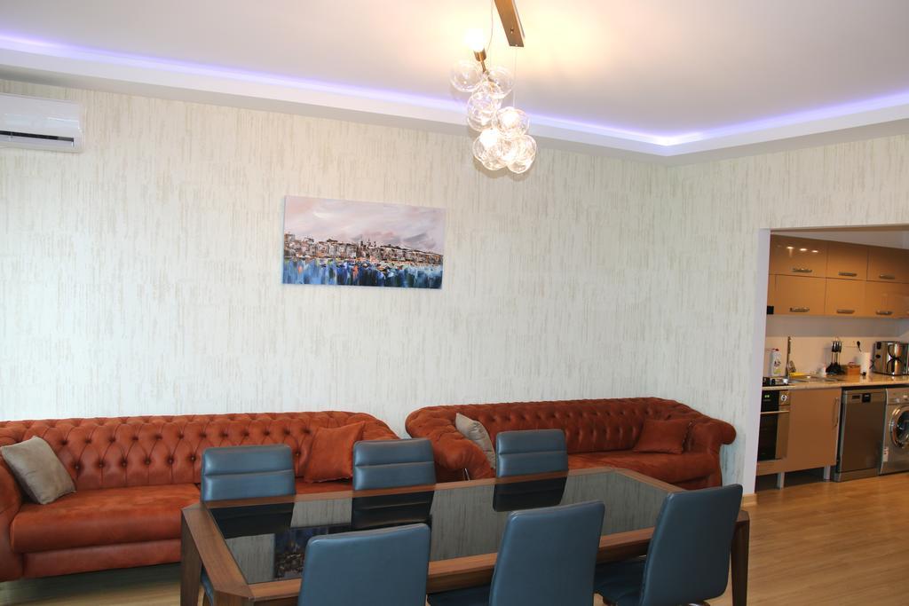 Odisea Apart Hotel Batumi Exteriör bild