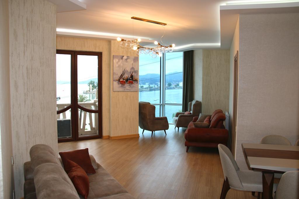 Odisea Apart Hotel Batumi Exteriör bild