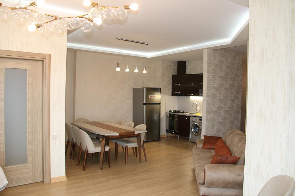 Odisea Apart Hotel Batumi Exteriör bild