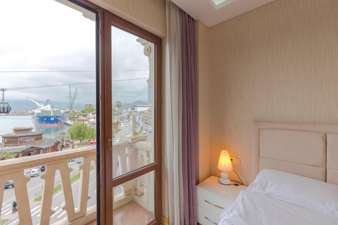 Odisea Apart Hotel Batumi Exteriör bild
