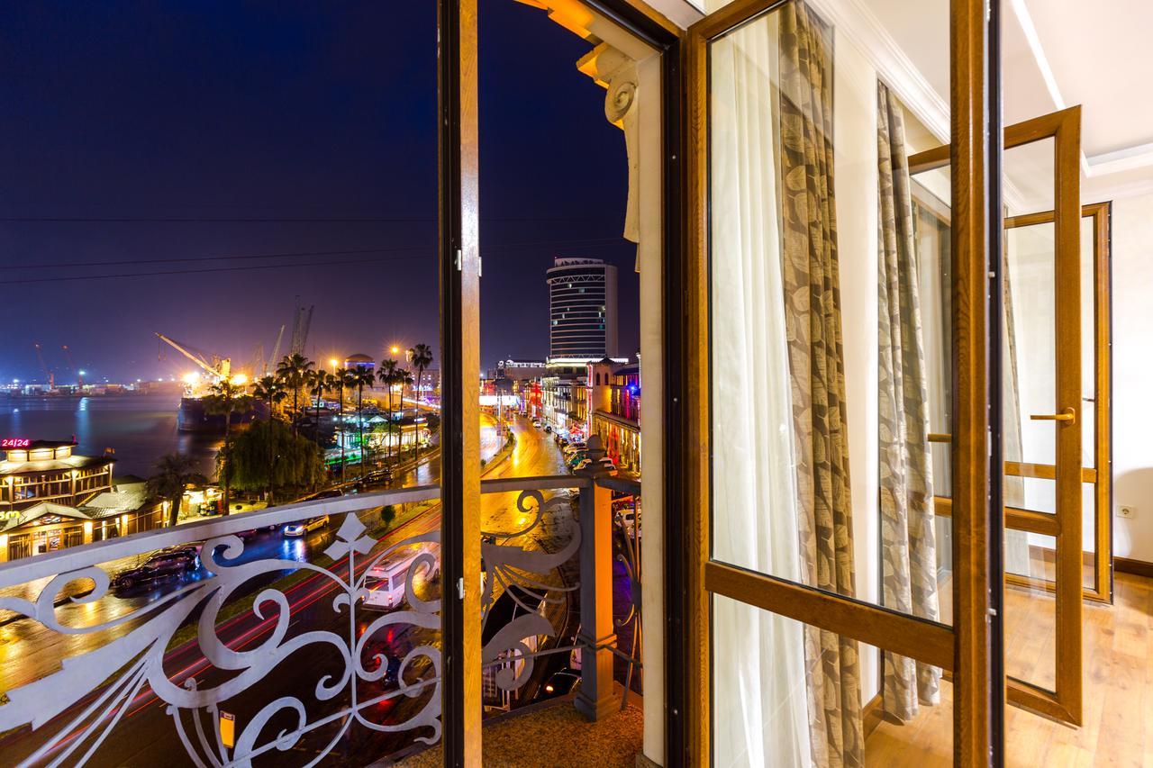 Odisea Apart Hotel Batumi Exteriör bild